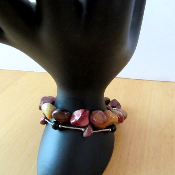 Stretch agate and liquid silver stone & onyx bracelets - set of 2 - Picture 3 of 8
